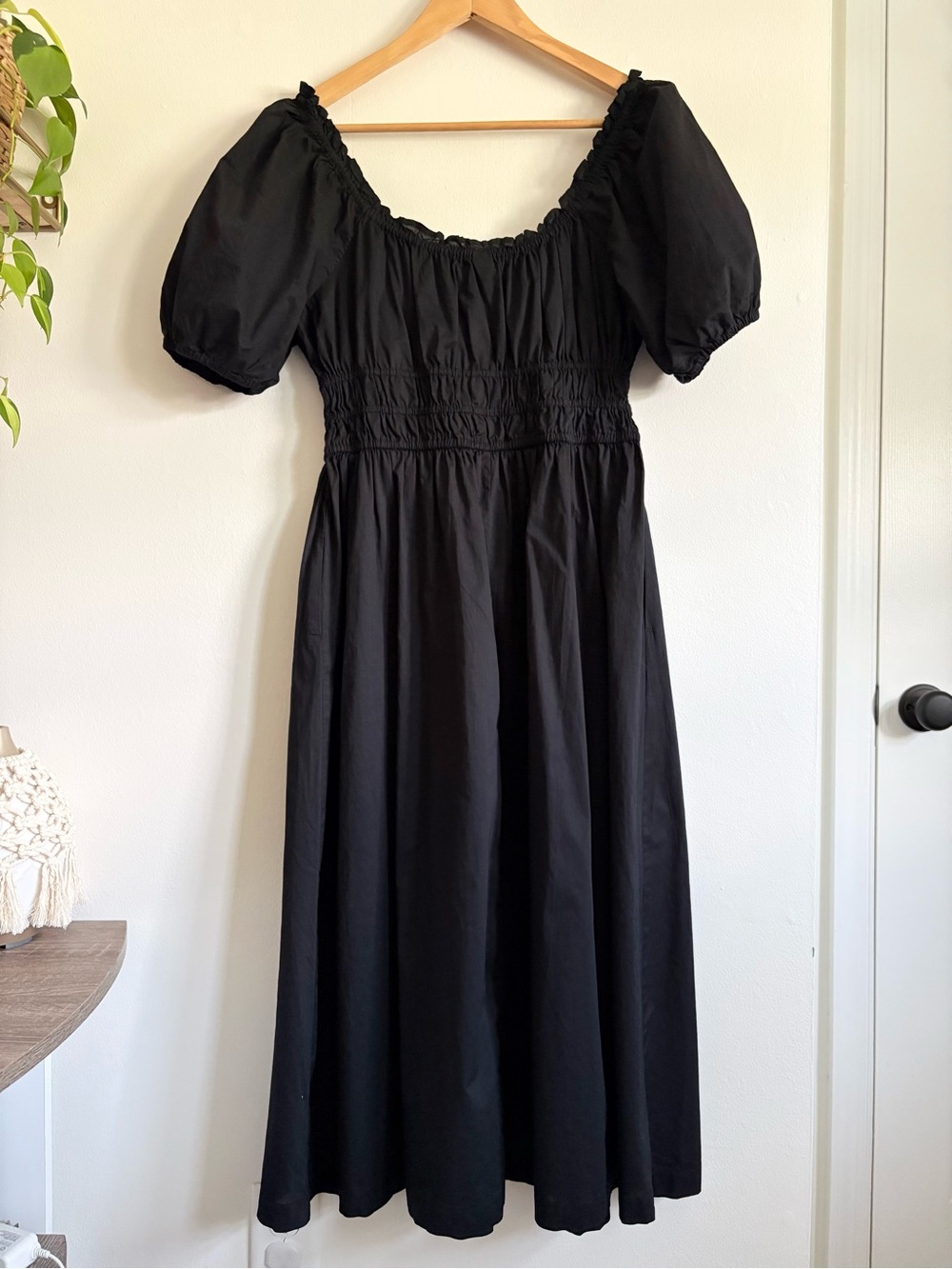 Old Navy Fit & Flare Puff-Sleeve Midi Dress in Black - Picture 6 of 8